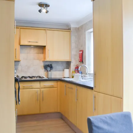 Two - Uk42903 * פילי