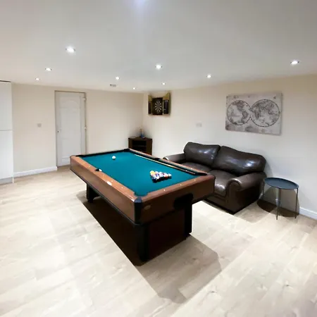 בית נופש Two - Uk42903